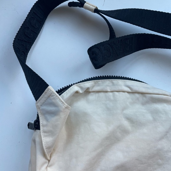 NWOT BAGGU Fanny Pack - Picture 10 of 11